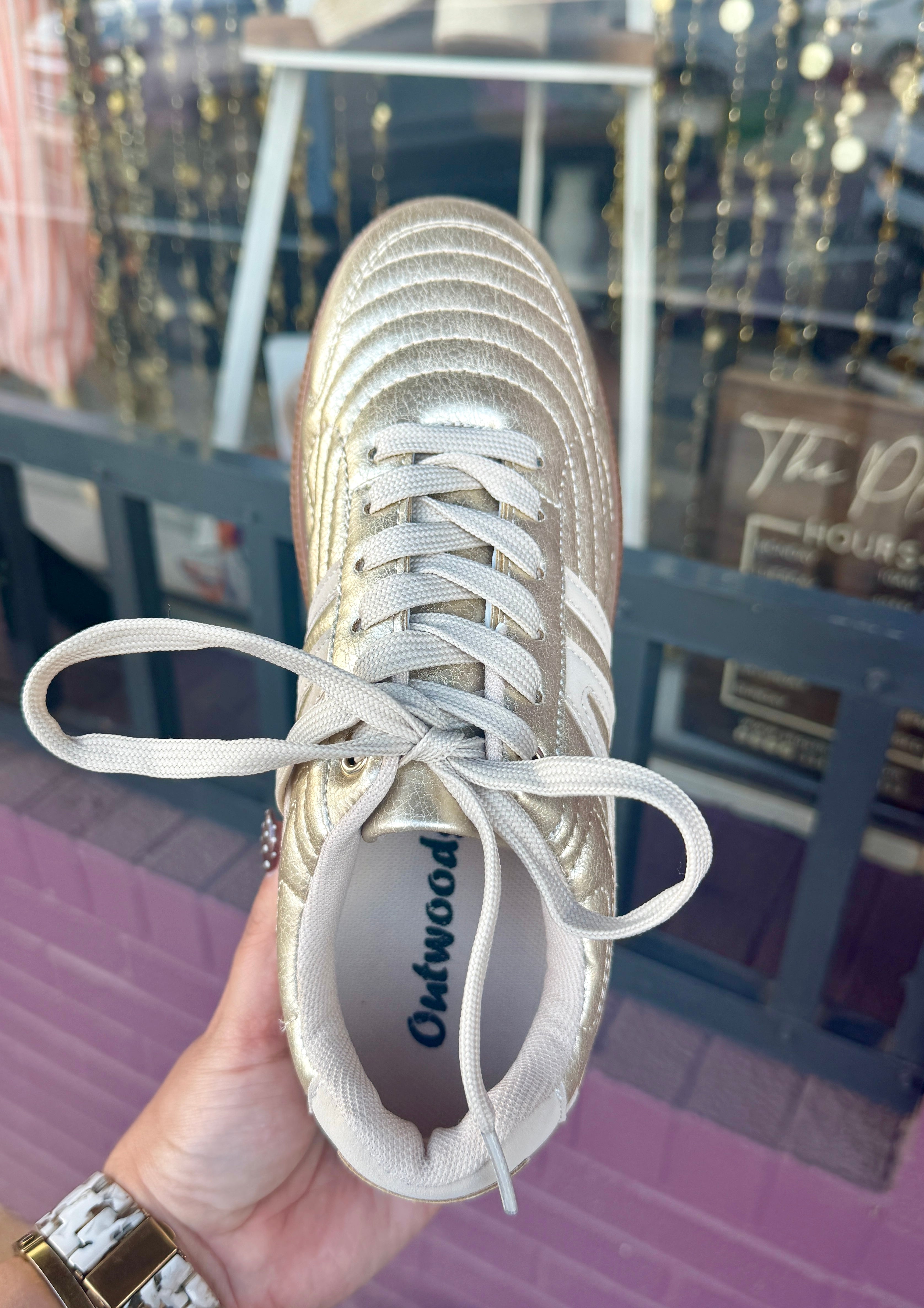 Outwoods Gold Sneaker