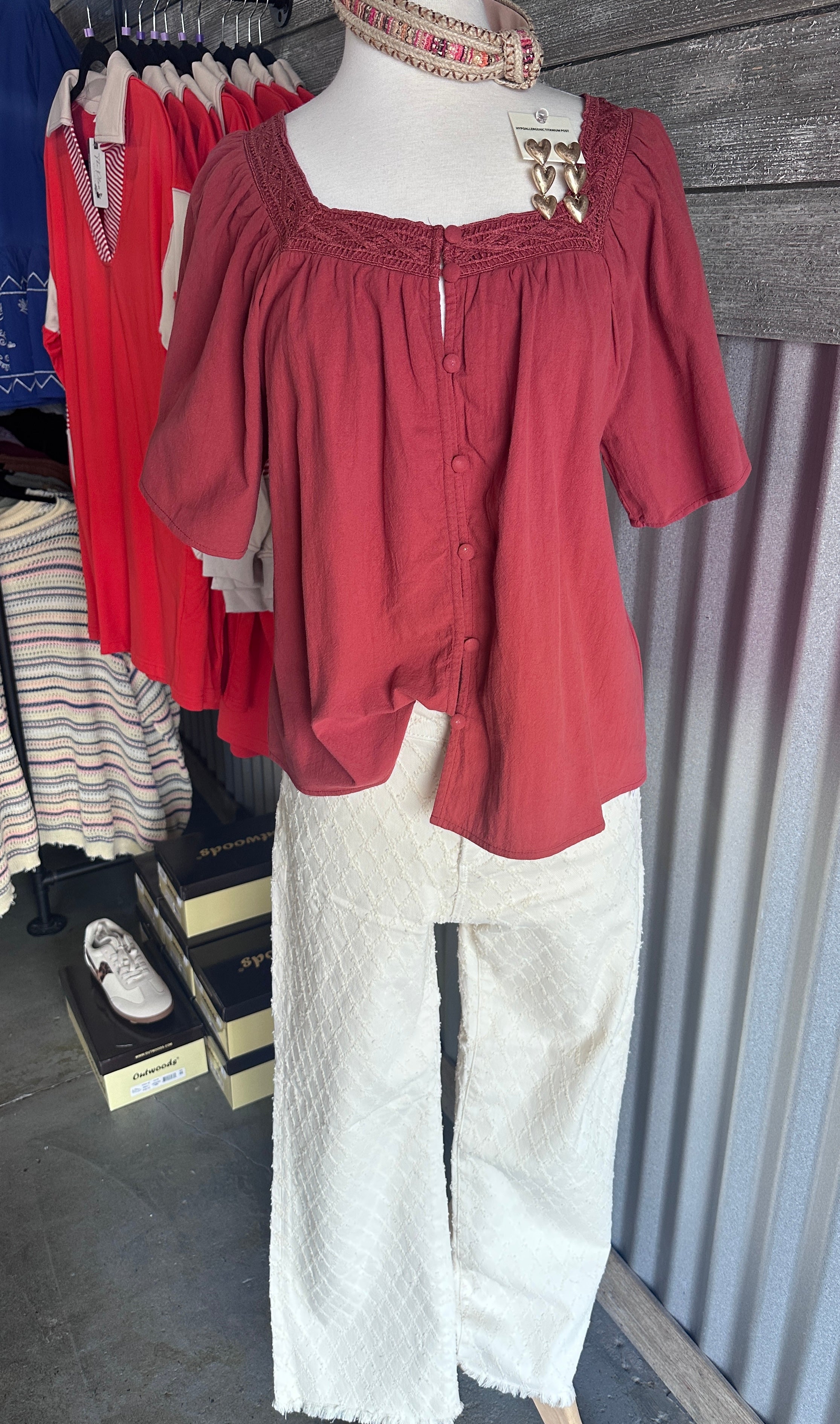 Risen Textured Jeans