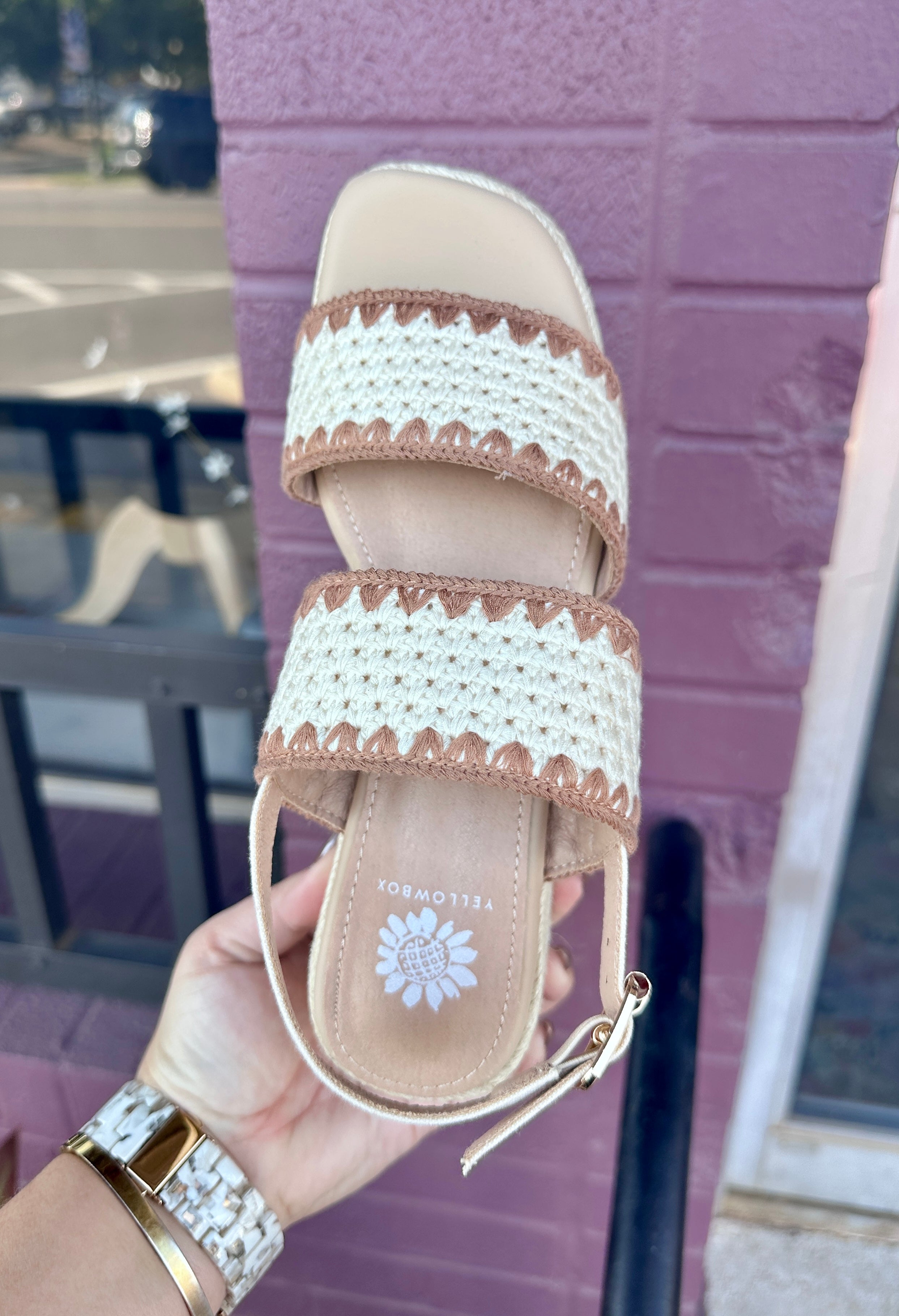 Hellen Wedge