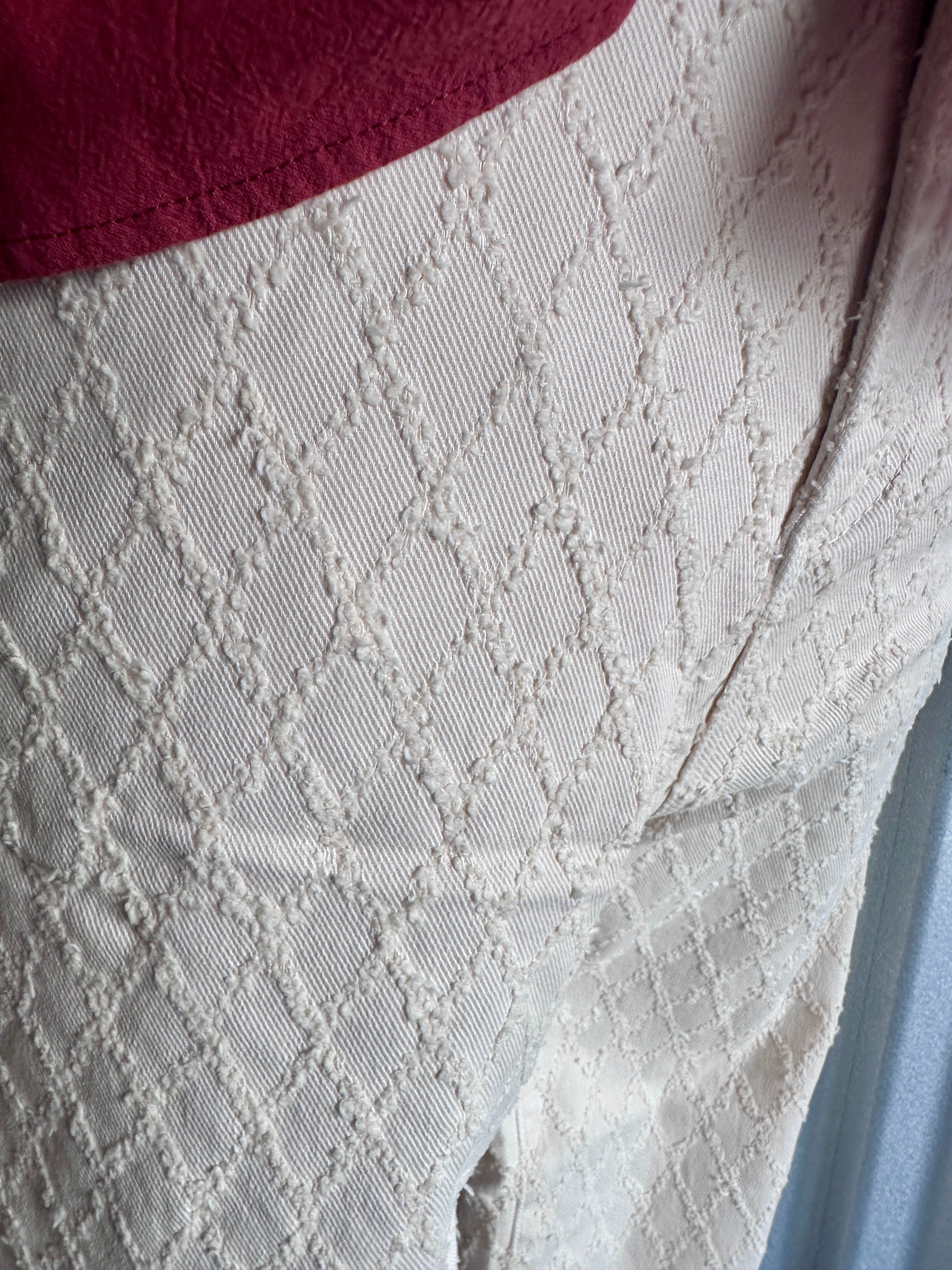 Risen Textured Jeans