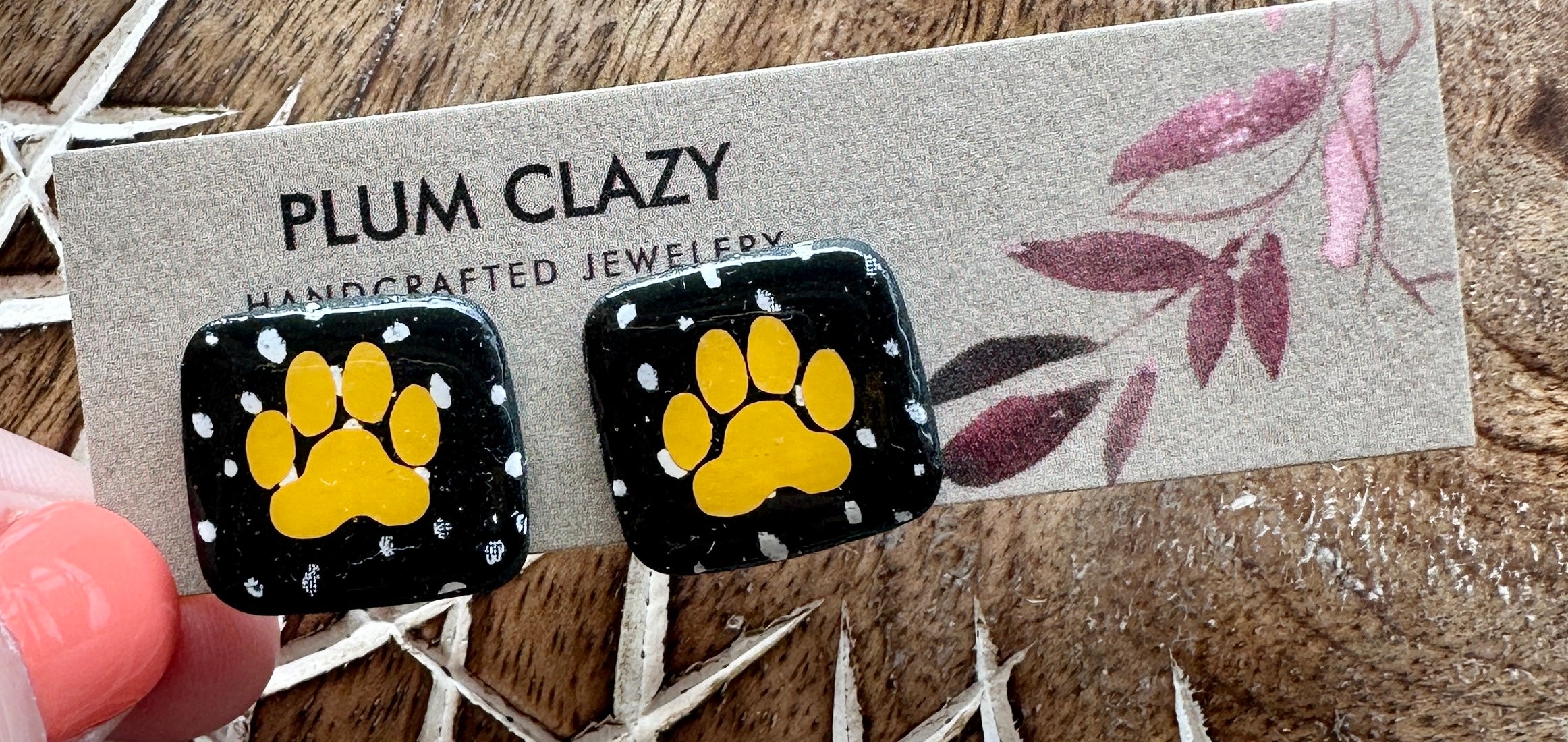 Paw Stud