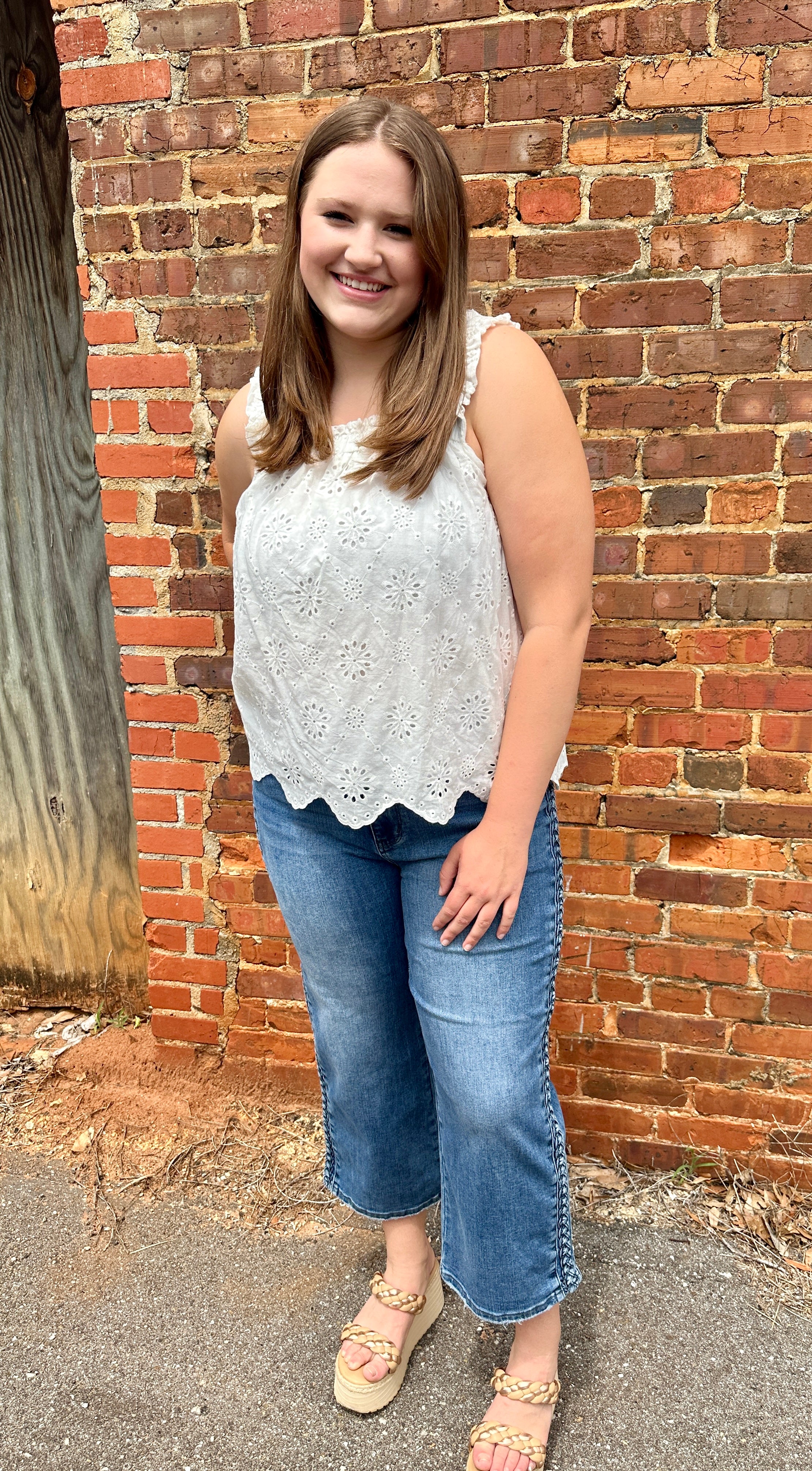 Eyelet Scallop Tank